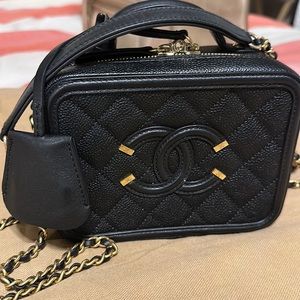 Chanel Caviar Quilted Small CC Filigree Vanity Case Black